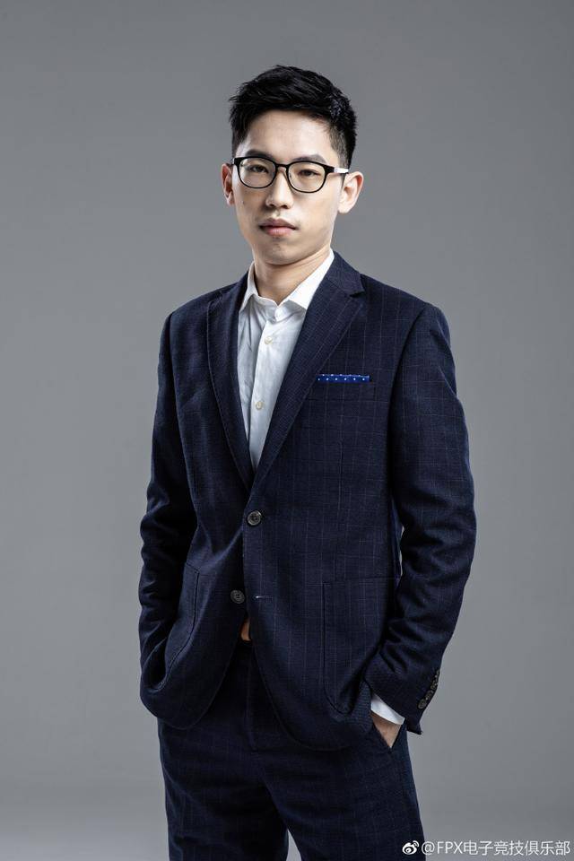 包含FPX翻盘C9，Crisp操刀奇招英雄翻盘强强对话八强赛，强势挺进下一轮的词条