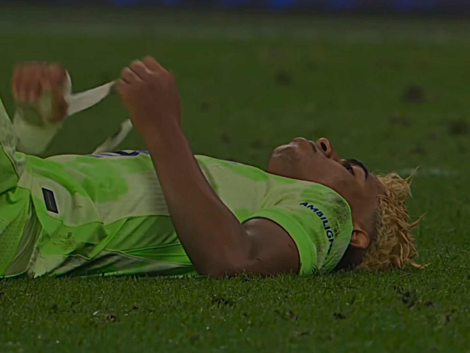 汉堡队遭遇惨败,球队实力暴露无遗 汉堡队遭遇惨败,球队实力暴露无遗